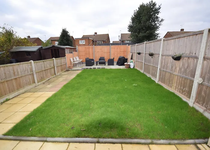 Bright And Cosy Studio Apartment By Jesswood Properties Short Lets With Free Parking Near M1 & Luton Airport